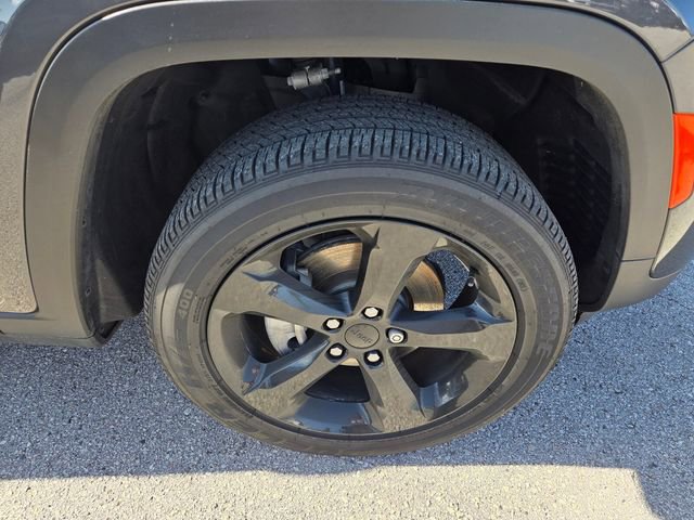 New 2025 Jeep Grand Cherokee Altitude RWD image 17