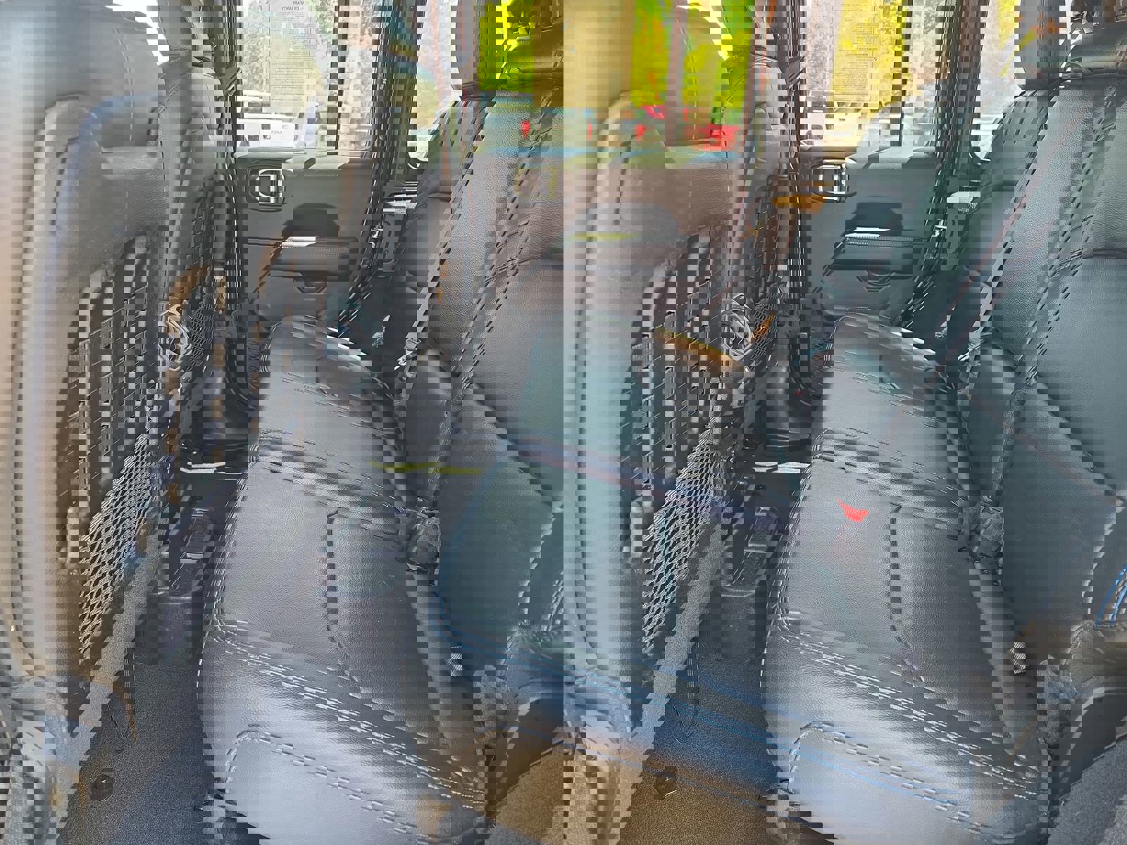 Used 2022 Jeep Wrangler Unlimited Rubicon 4xe w/ Steel Bumper Group image 15