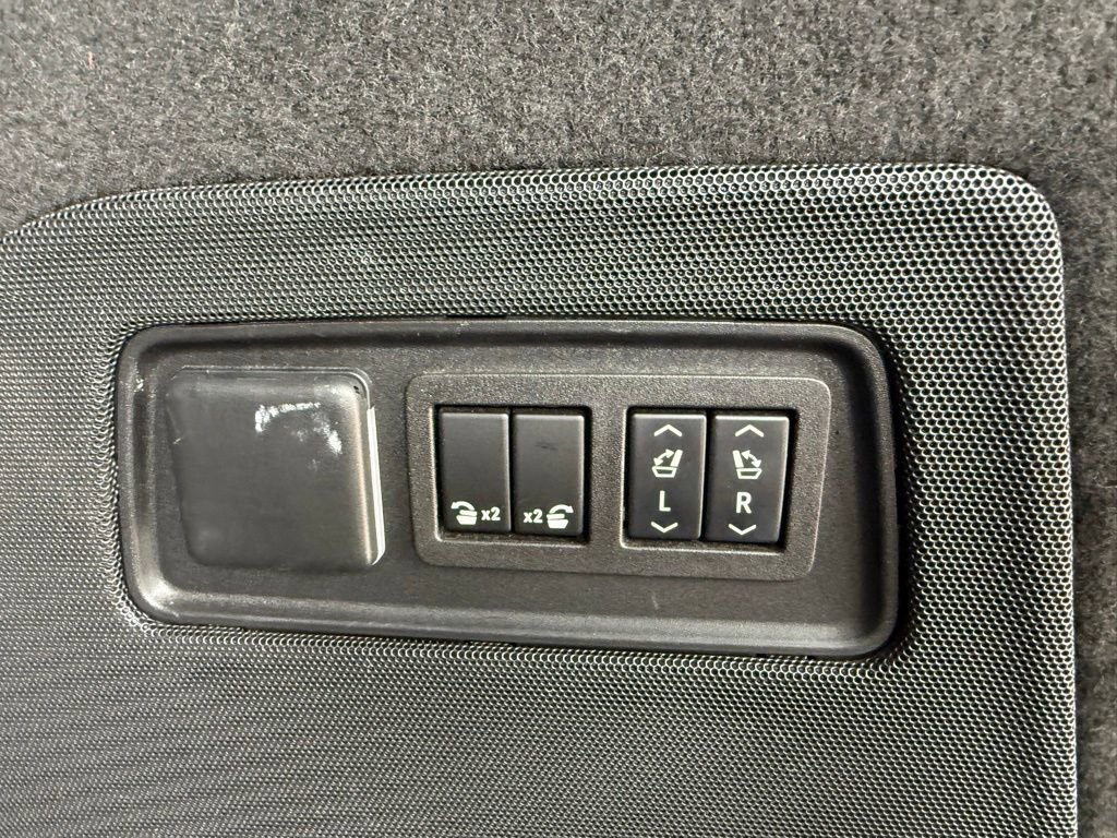 Used 2023 Cadillac Escalade Sport w/ Touring Package image 18