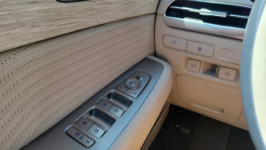 Used 2025 Hyundai Palisade Calligraphy FWD image 20