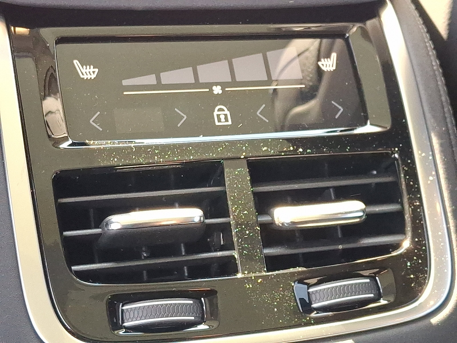 New 2026 Volvo XC90 B6 Plus w/ Protection Package Premier image 7