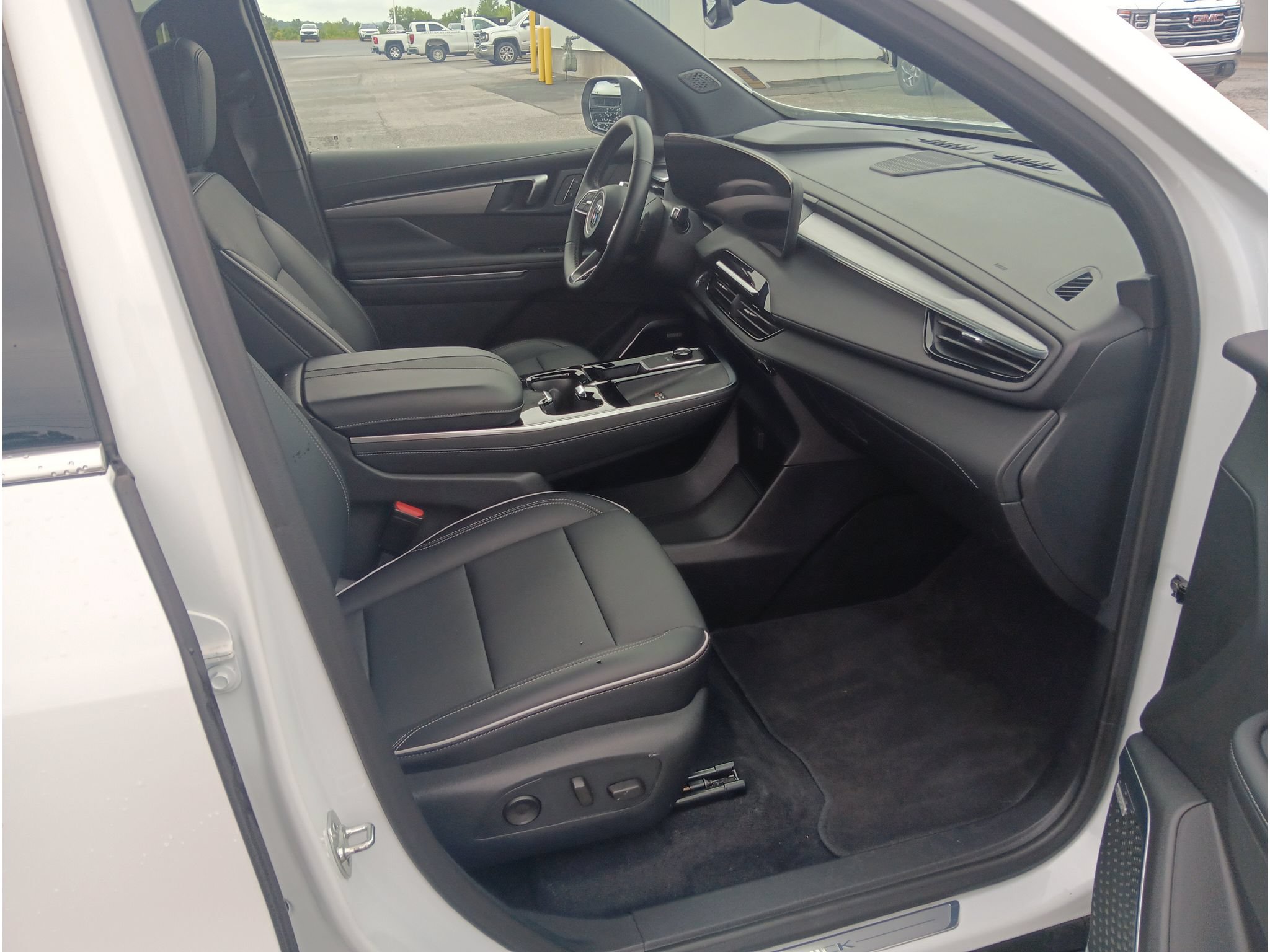 Used 2025 Buick Enclave Preferred FWD image 20