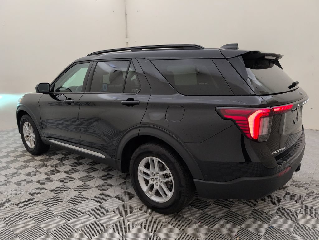 Used 2025 Ford Explorer Active RWD image 6