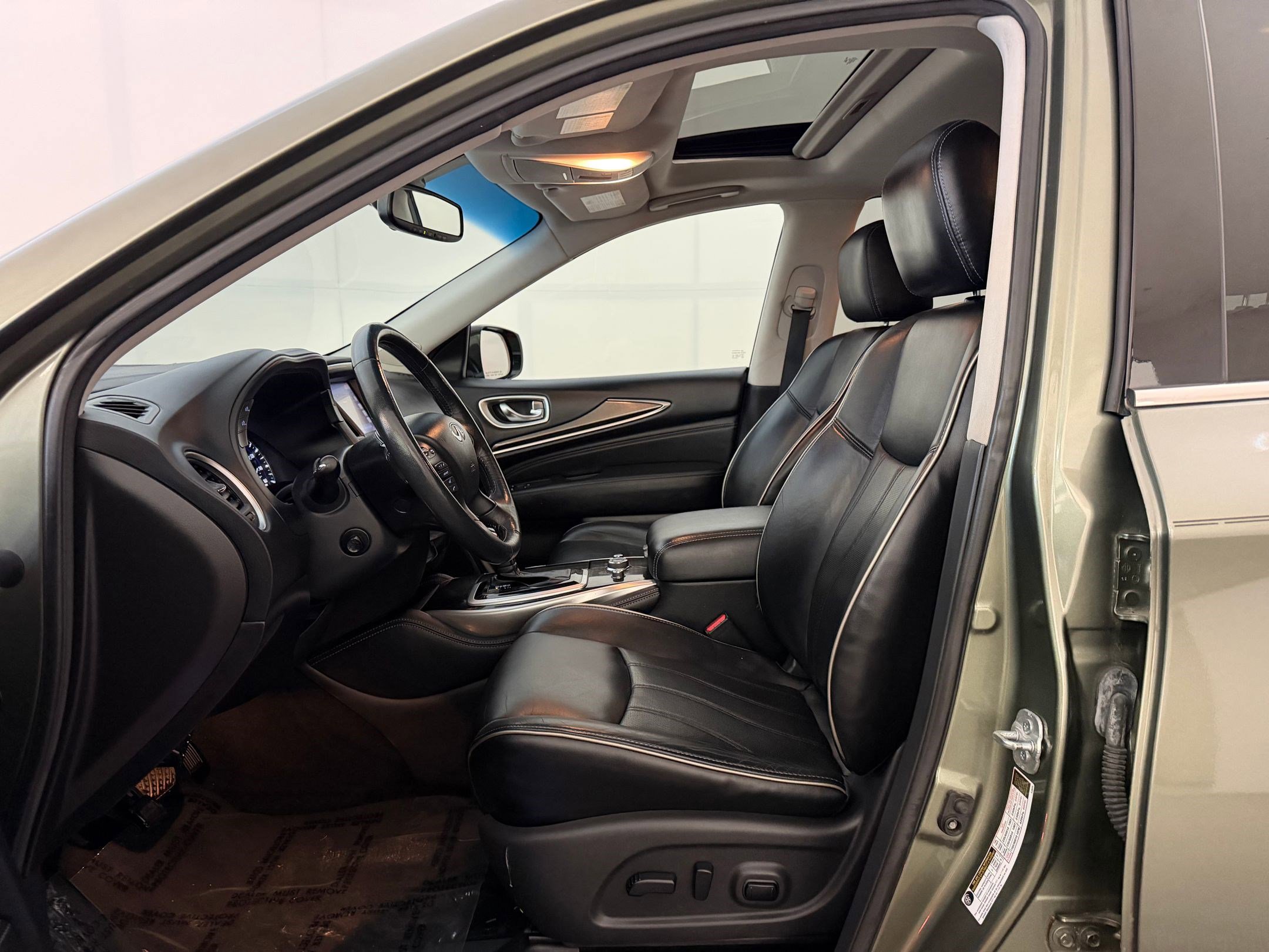 Used 2016 INFINITI QX60 Luxe w/ Premium Plus Package AWD/4WD image 5