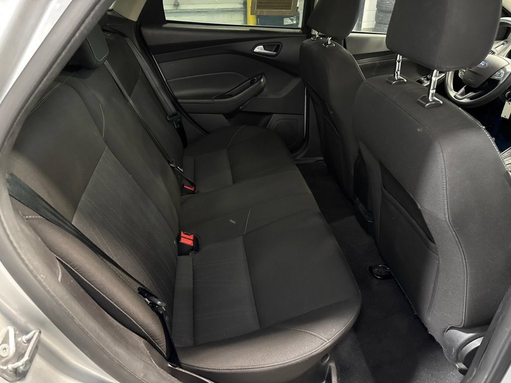 Used 2015 Ford Focus SE FWD image 13