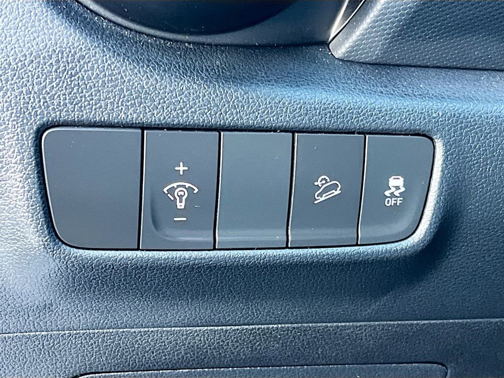 Used 2023 Hyundai Kona SEL w/ Cargo Package image 10