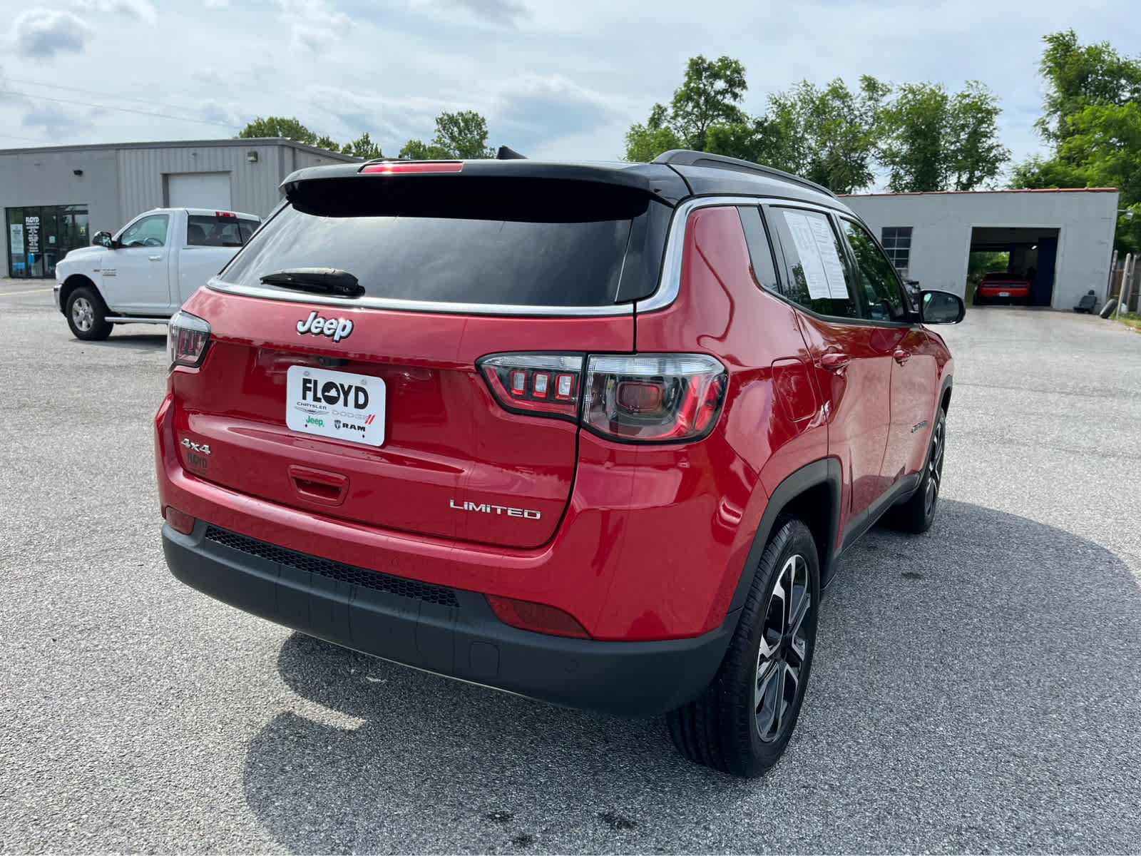 Used 2024 Jeep Compass Limited AWD/4WD image 3
