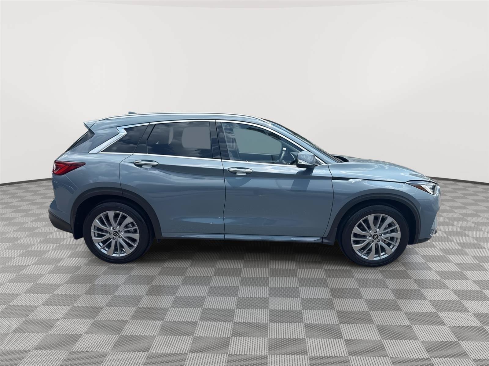 Certified 2025 INFINITI QX50 Luxe AWD/4WD image 5