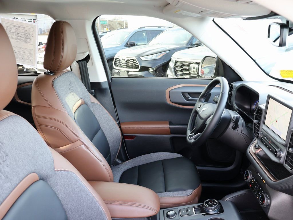 Used 2024 Ford Bronco Sport Outer Banks w/ Tech Package image 8