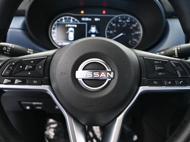 Used 2025 Nissan Versa SV image 28