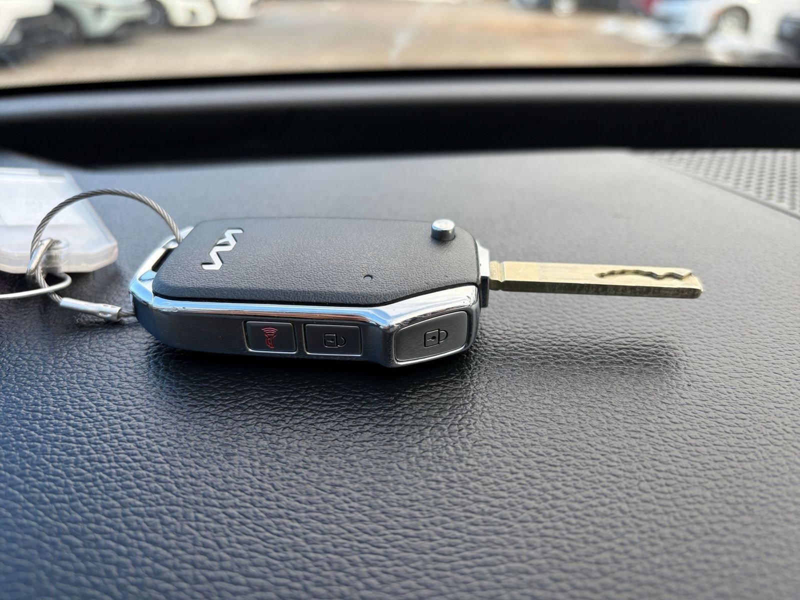 Used 2025 Kia Sportage LX image 21