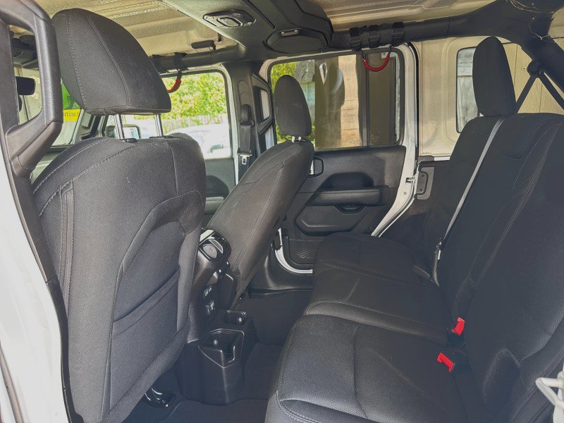 Used 2019 Jeep Wrangler Unlimited Sahara AWD/4WD image 29