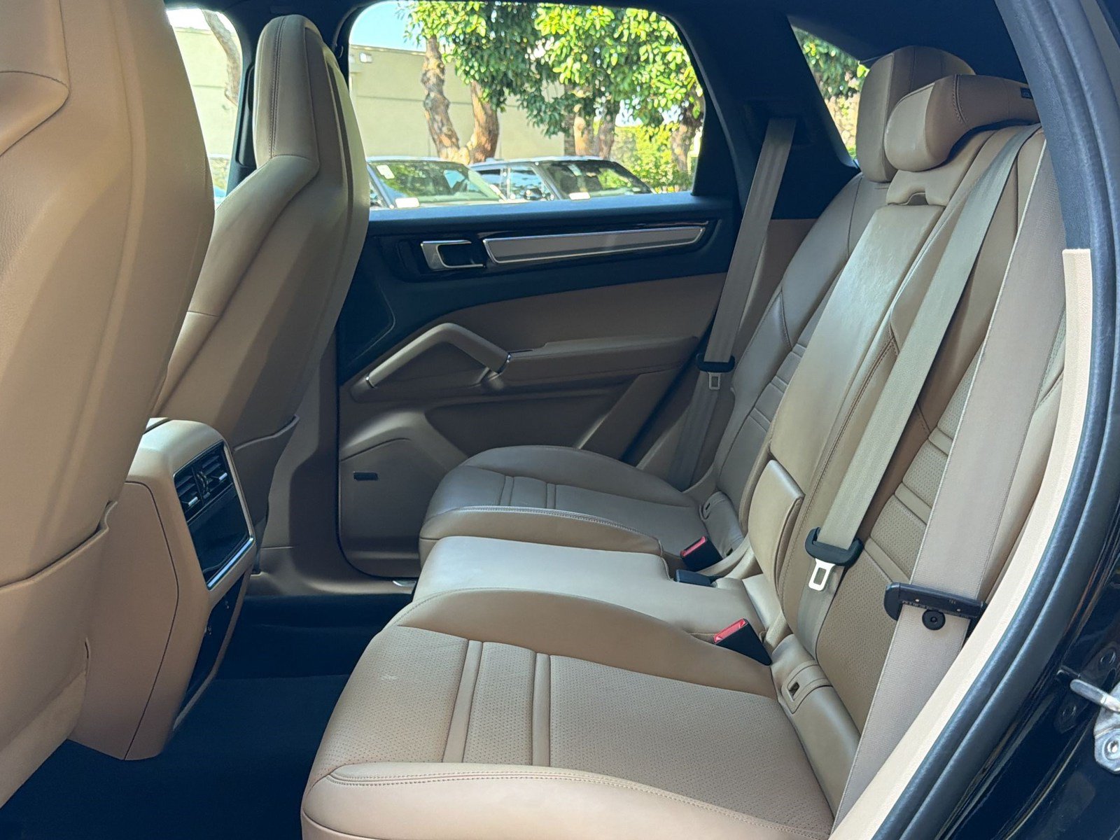 Used 2022 Porsche Cayenne E-Hybrid AWD/4WD image 22