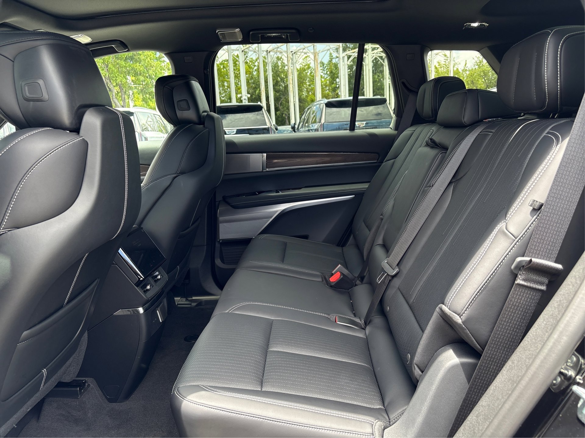 New 2027 Cadillac Vistiq Sport AWD/4WD image 10