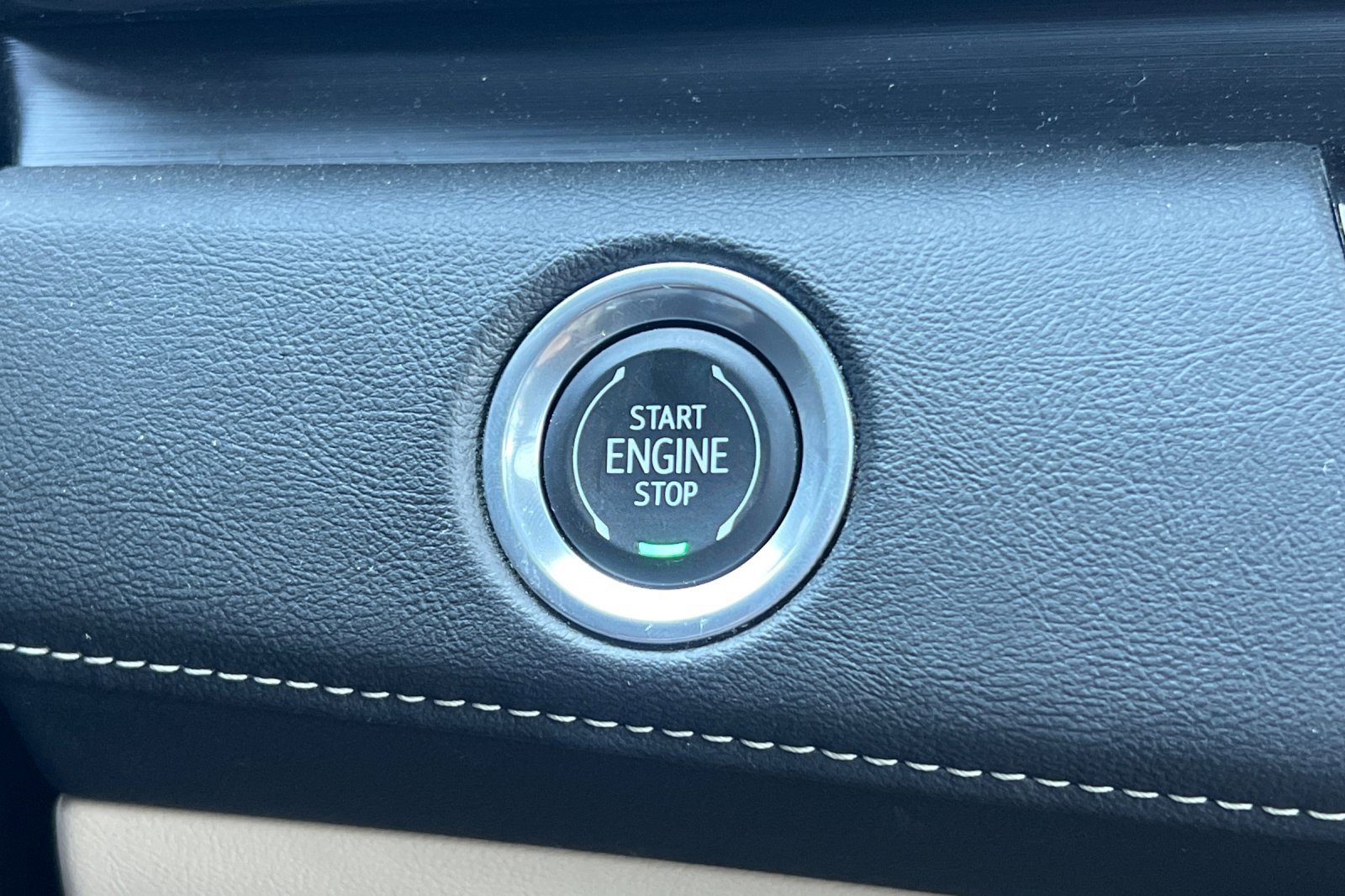 Used 2023 Cadillac Escalade Premium Luxury w/ Performance Package image 35