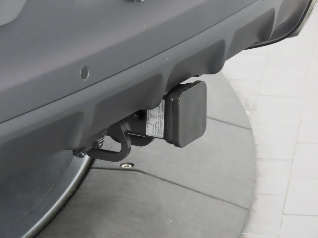 Certified 2025 Porsche Cayenne AWD/4WD image 13