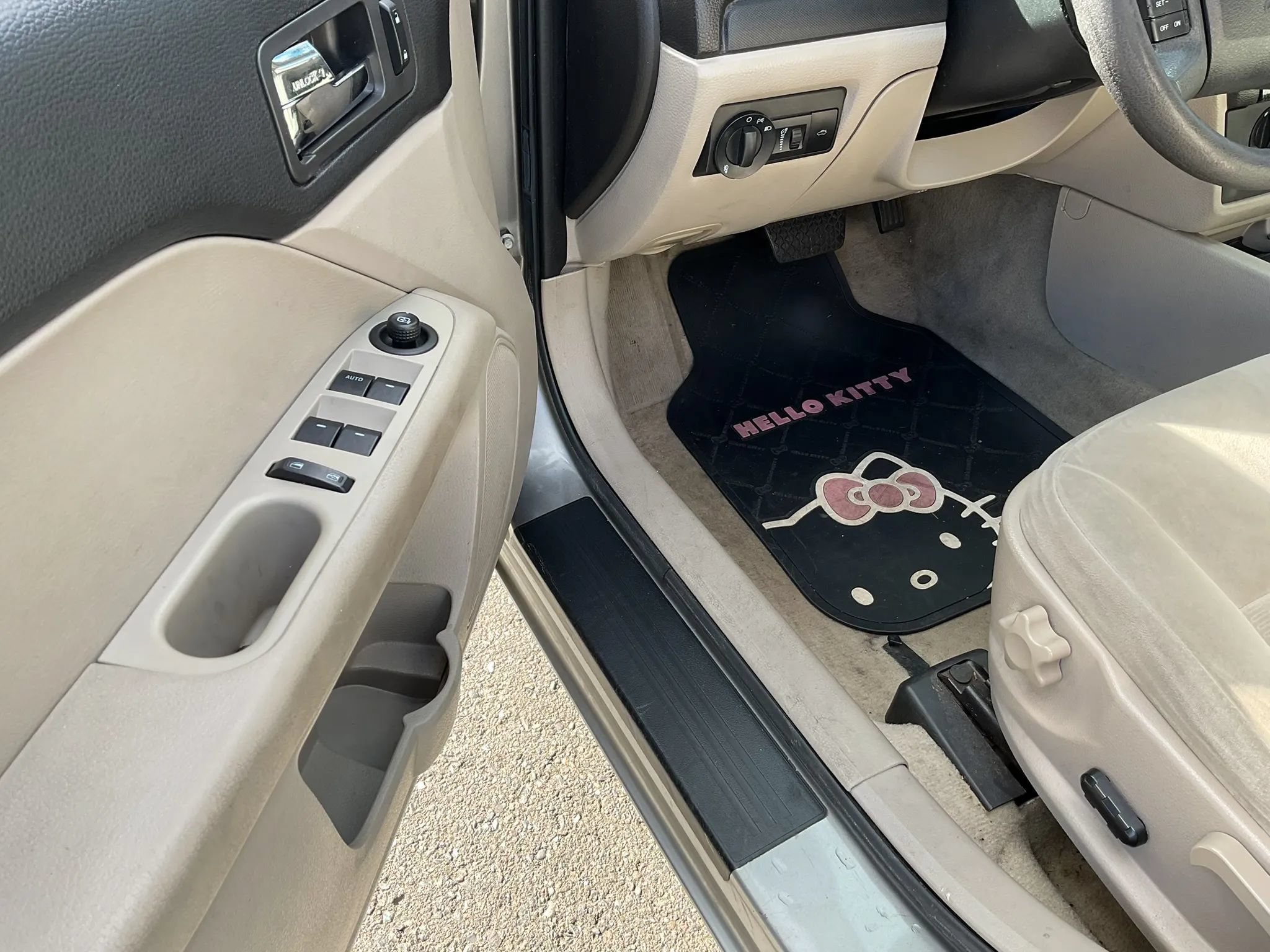 Used 2009 Ford Fusion SE FWD image 18