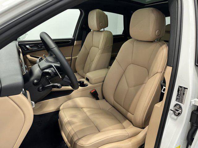 New 2025 Porsche Macan AWD/4WD image 5