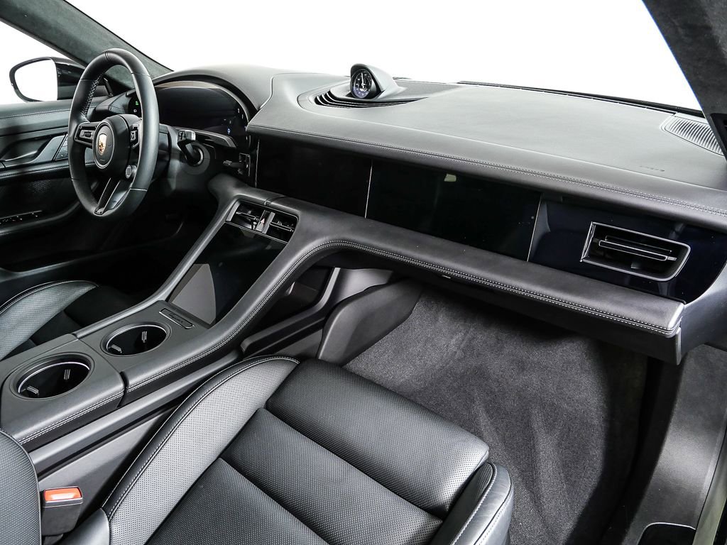 Certified 2024 Porsche Taycan GTS image 25