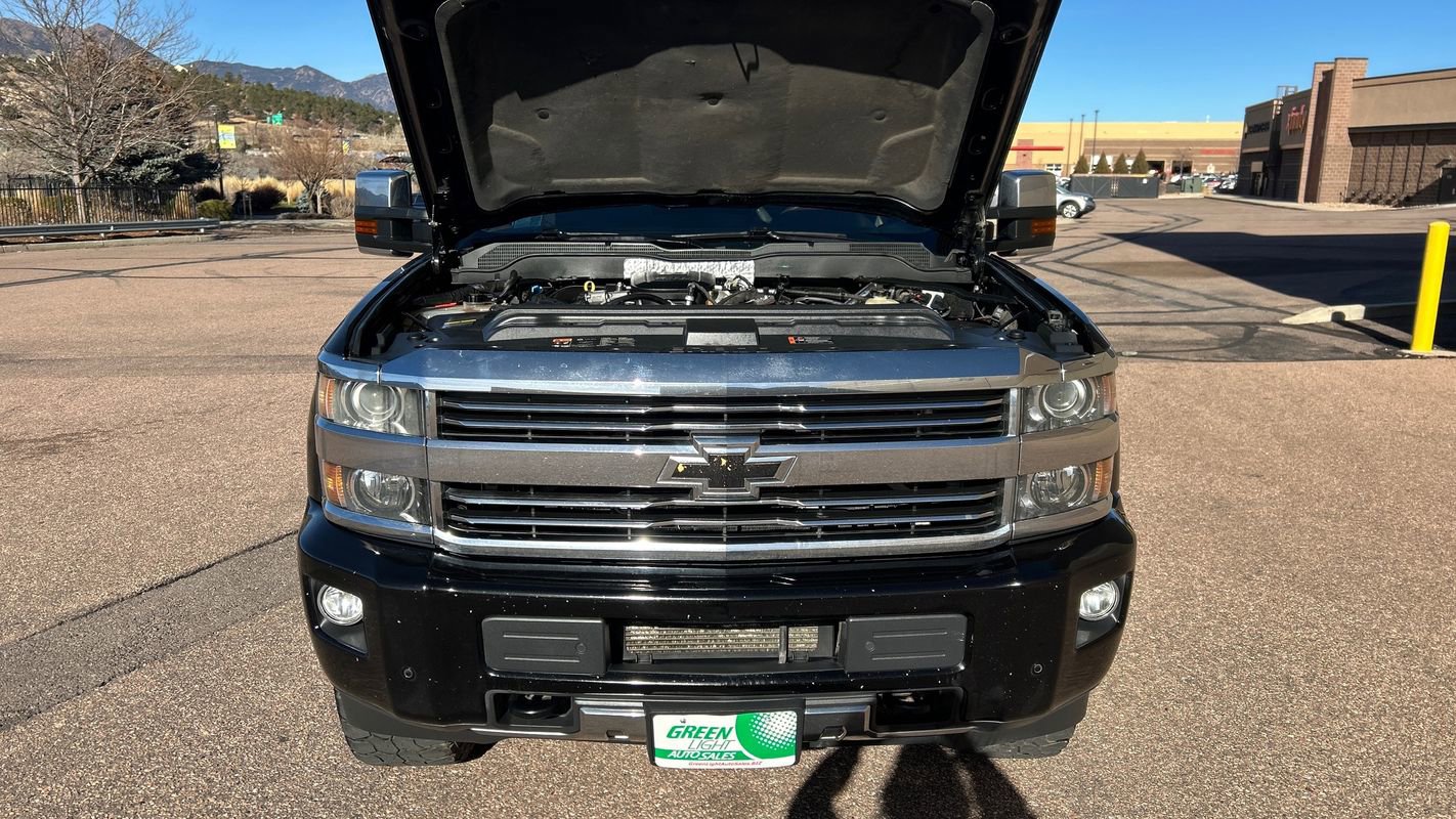 Used 2015 Chevrolet Silverado 2500 High Country w/ Duramax Plus Package image 11