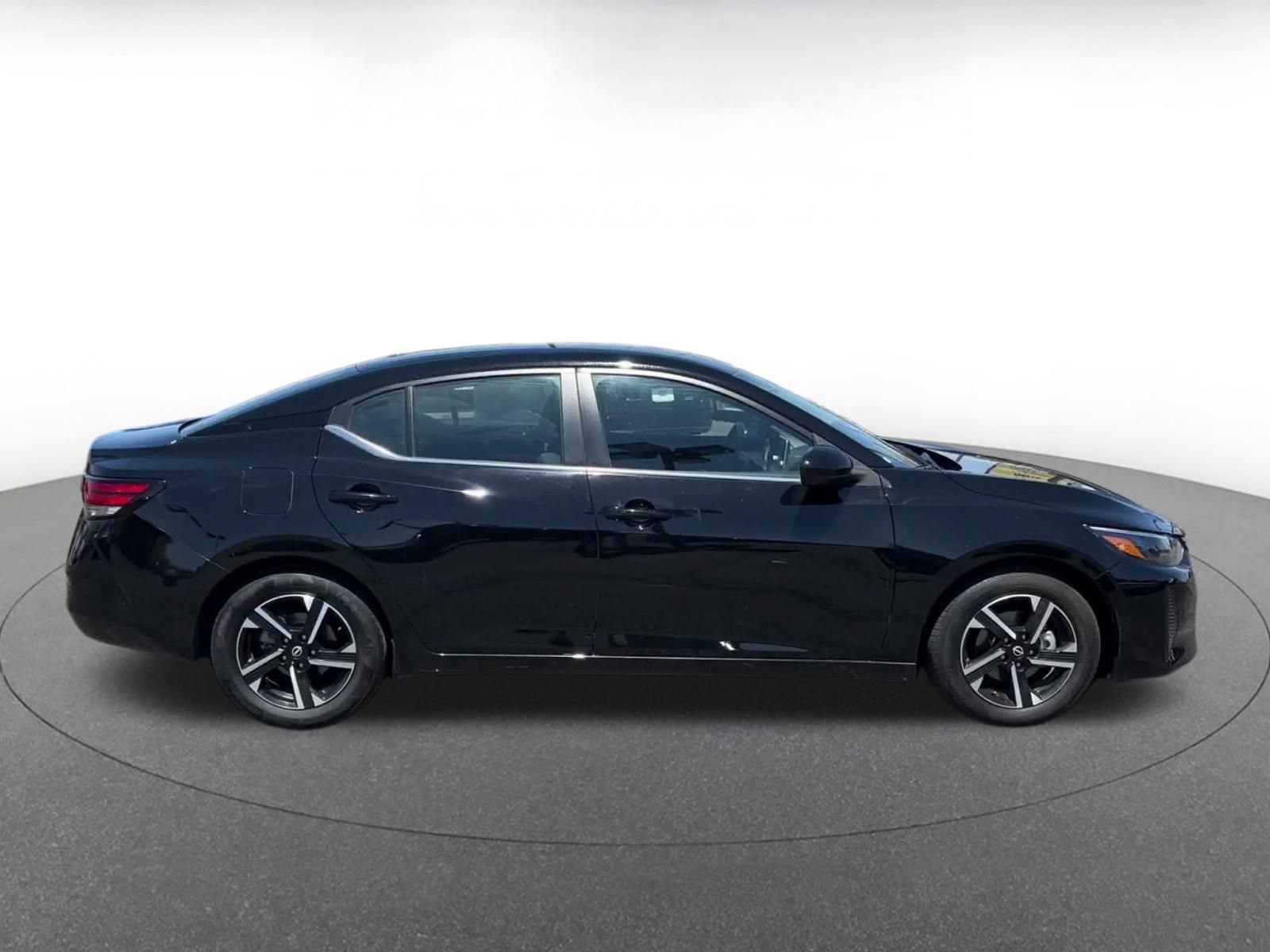 Used 2025 Nissan Sentra SV FWD image 13