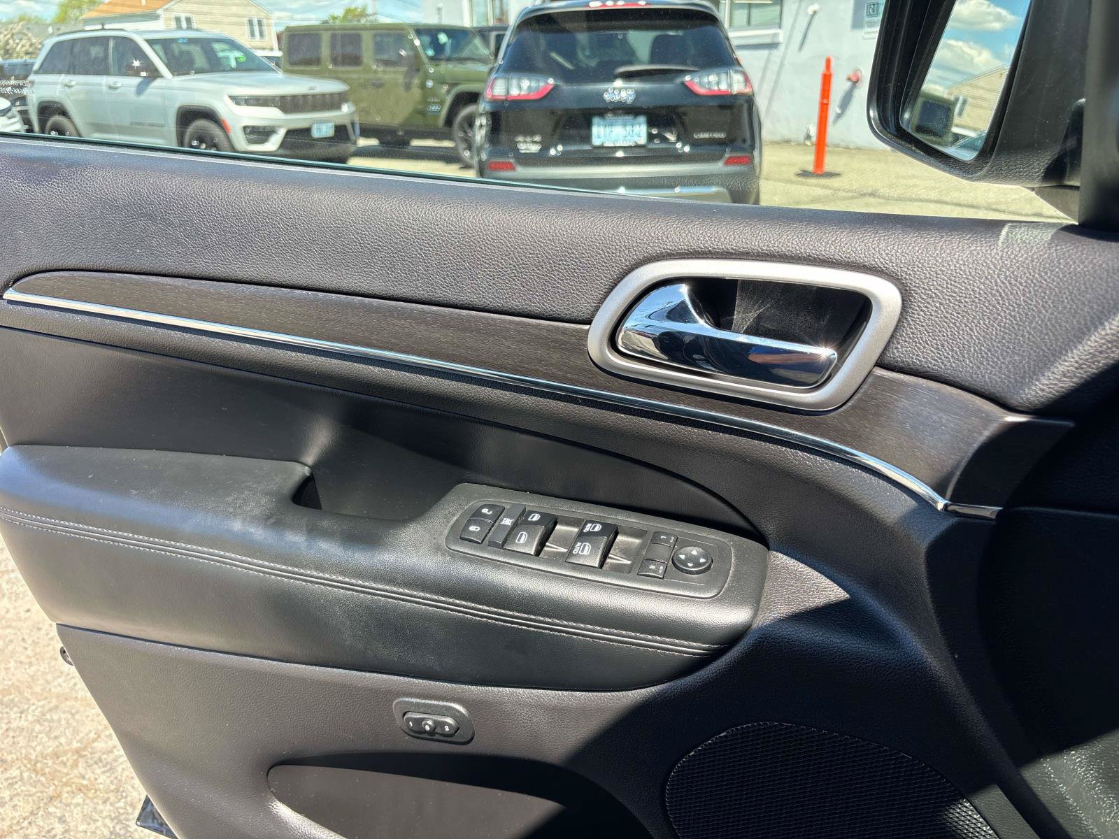 Certified 2018 Jeep Grand Cherokee Limited AWD/4WD image 20