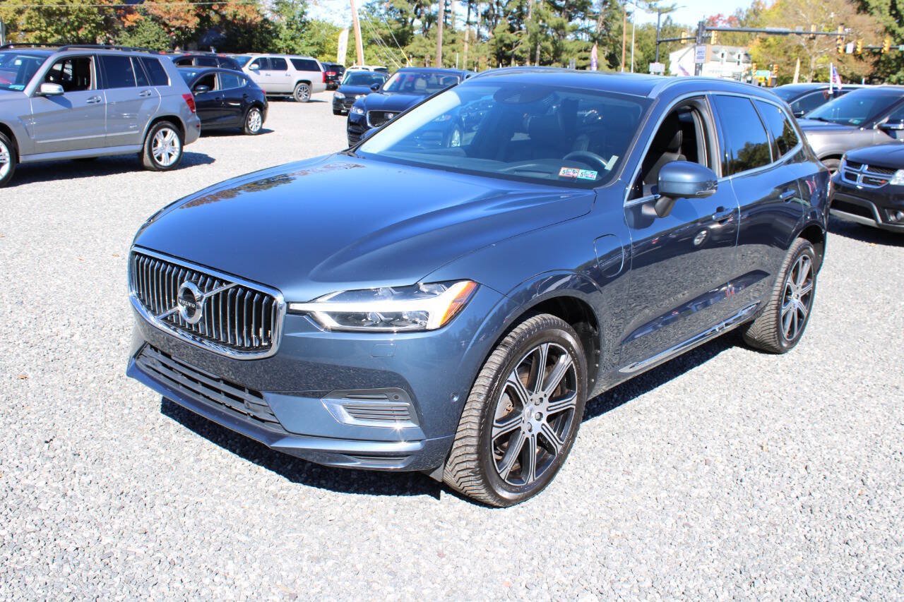 Used 2018 Volvo XC60 T8 Inscription w/ Luxury Seat Package AWD/4WD image 2
