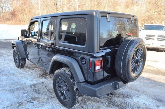 Used 2024 Jeep Wrangler Sport S image 6