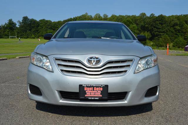 Used 2011 Toyota Camry LE w/ LE Extra-Value Pkg FWD image 2