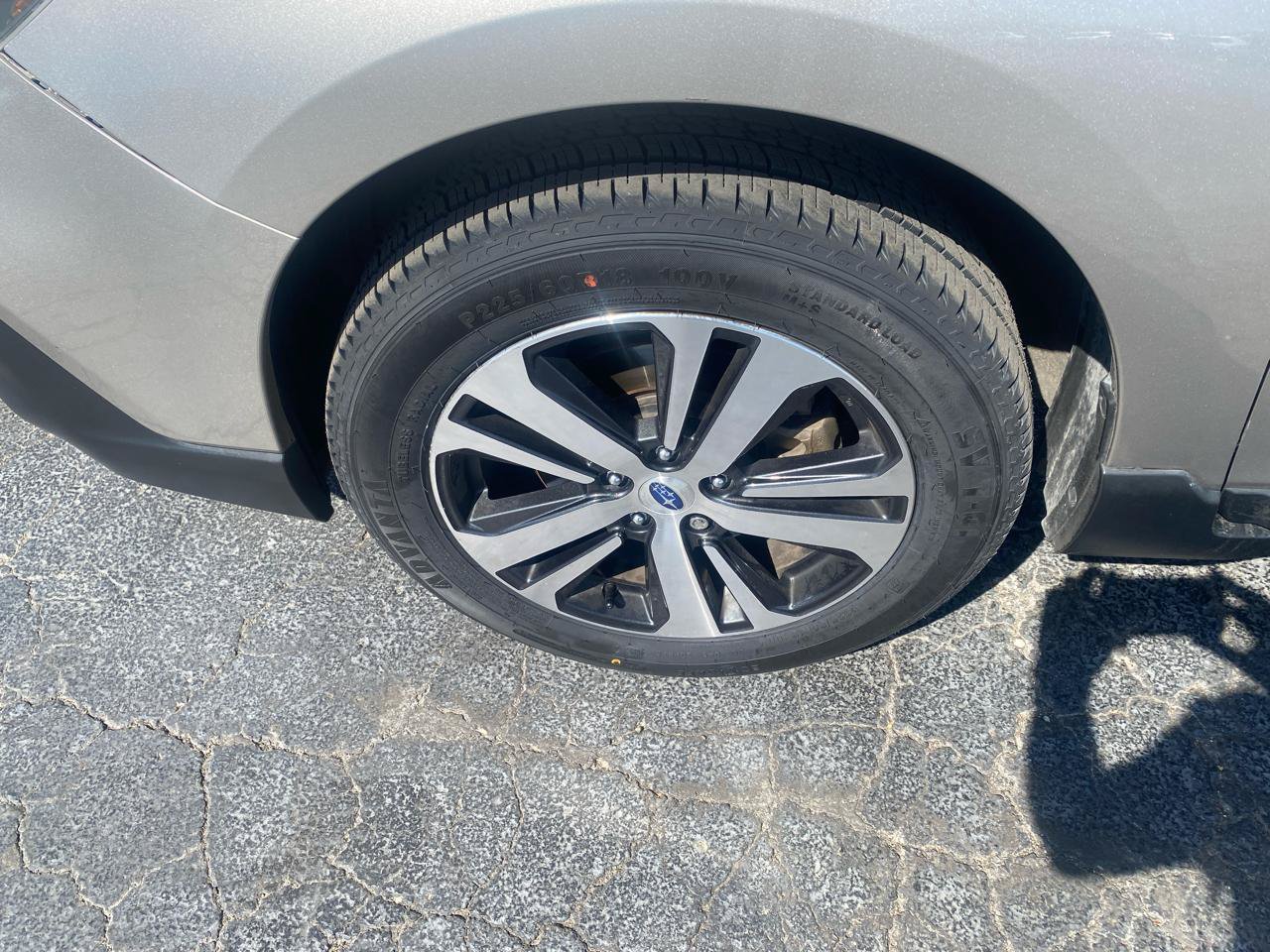 Used 2019 Subaru Outback 3.6R Limited AWD/4WD image 5