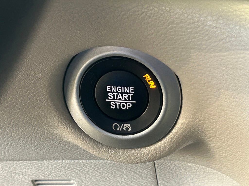 Used 2024 Chrysler Pacifica Touring-L image 43