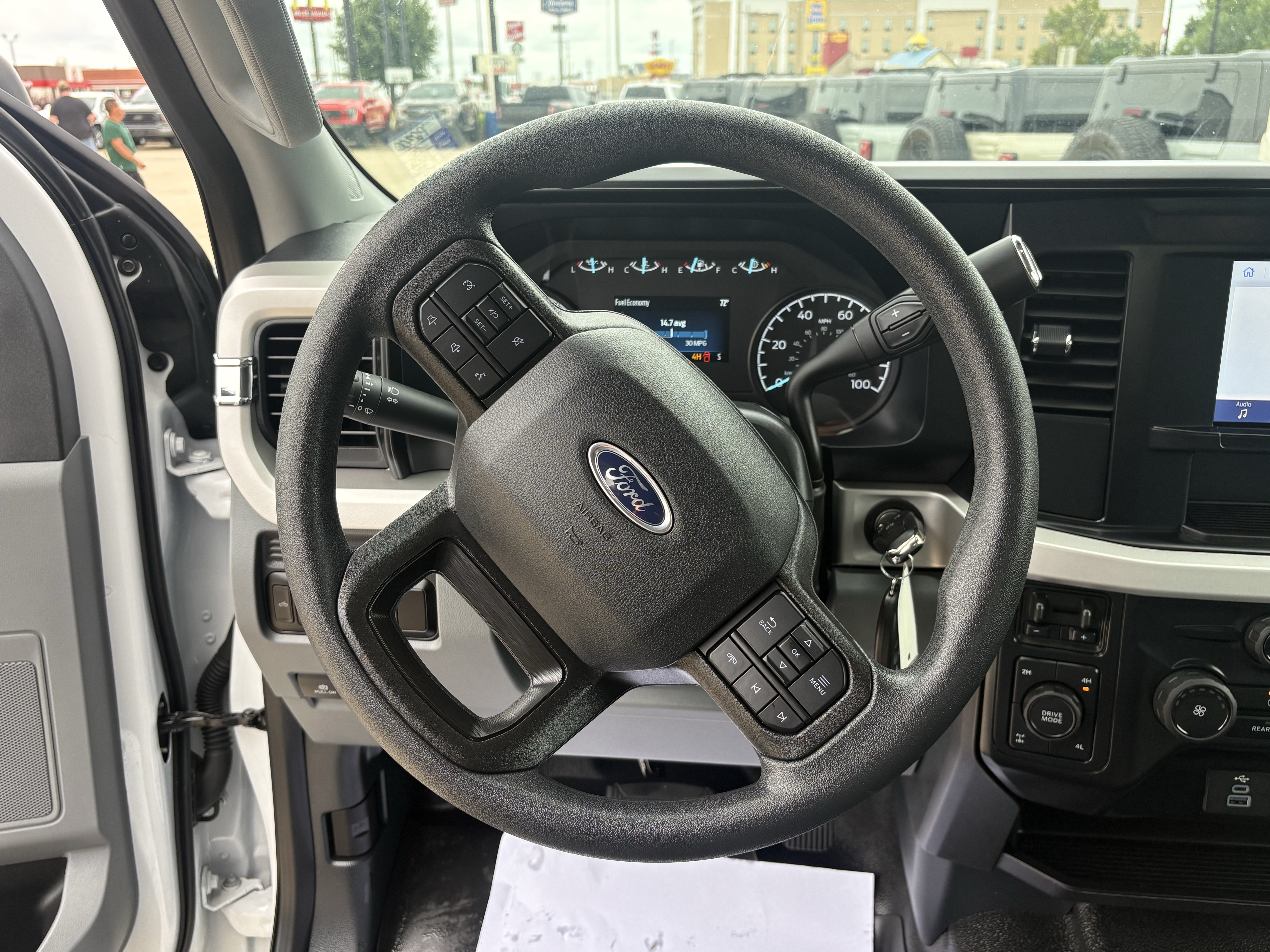 Used 2025 Ford F350 XLT w/ Snow Plow/Camper Package AWD/4WD image 15