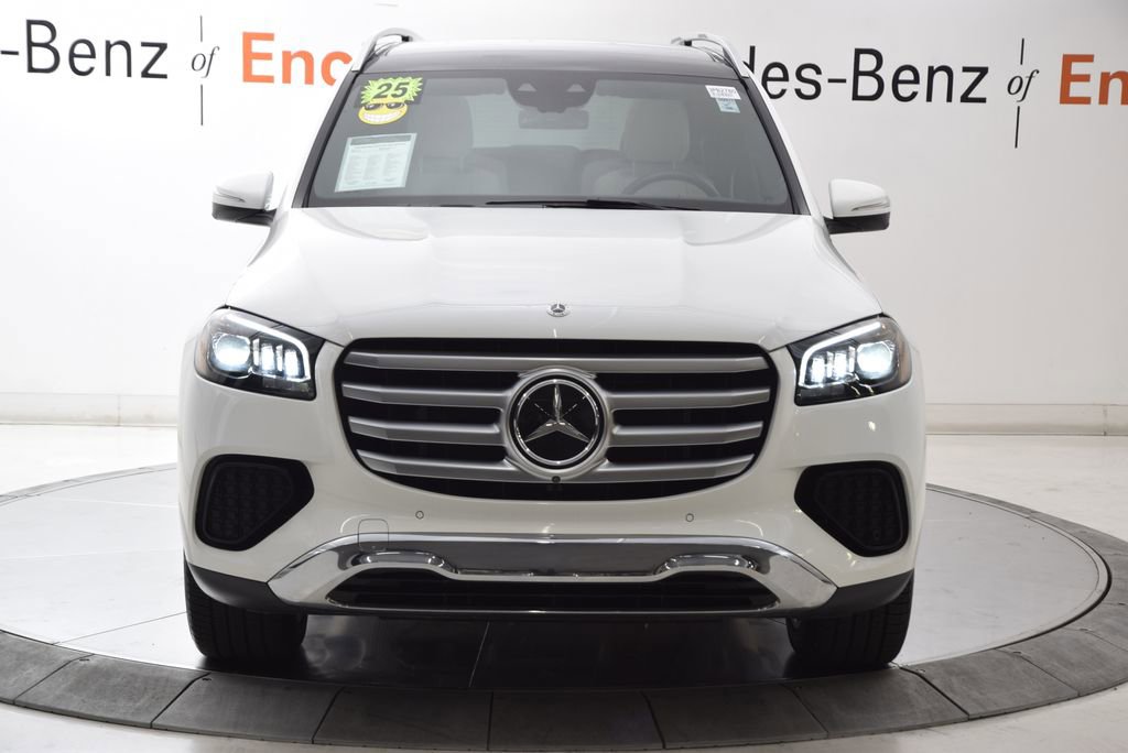Used 2025 Mercedes-Benz GLS 450 4MATIC image 9