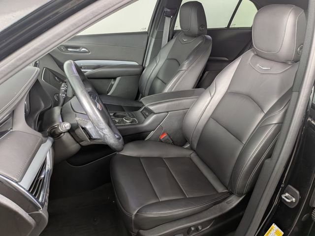 Used 2020 Cadillac XT4 Premium Luxury w/ Cold Weather Package image 17