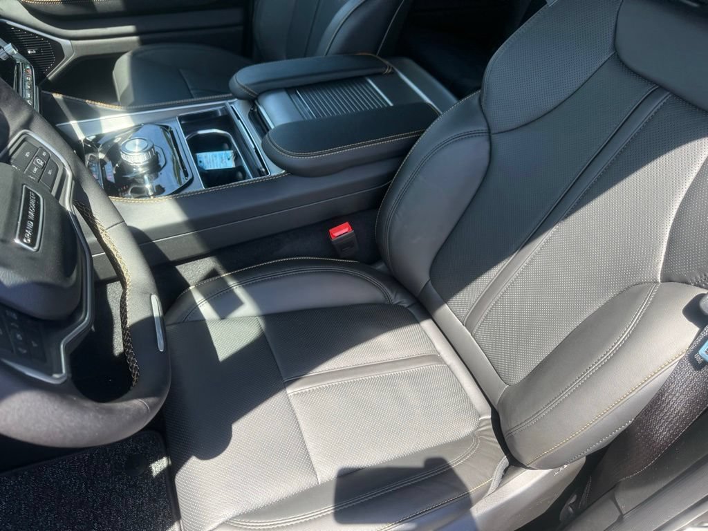 New 2026 Jeep Grand Wagoneer L 4WD image 15