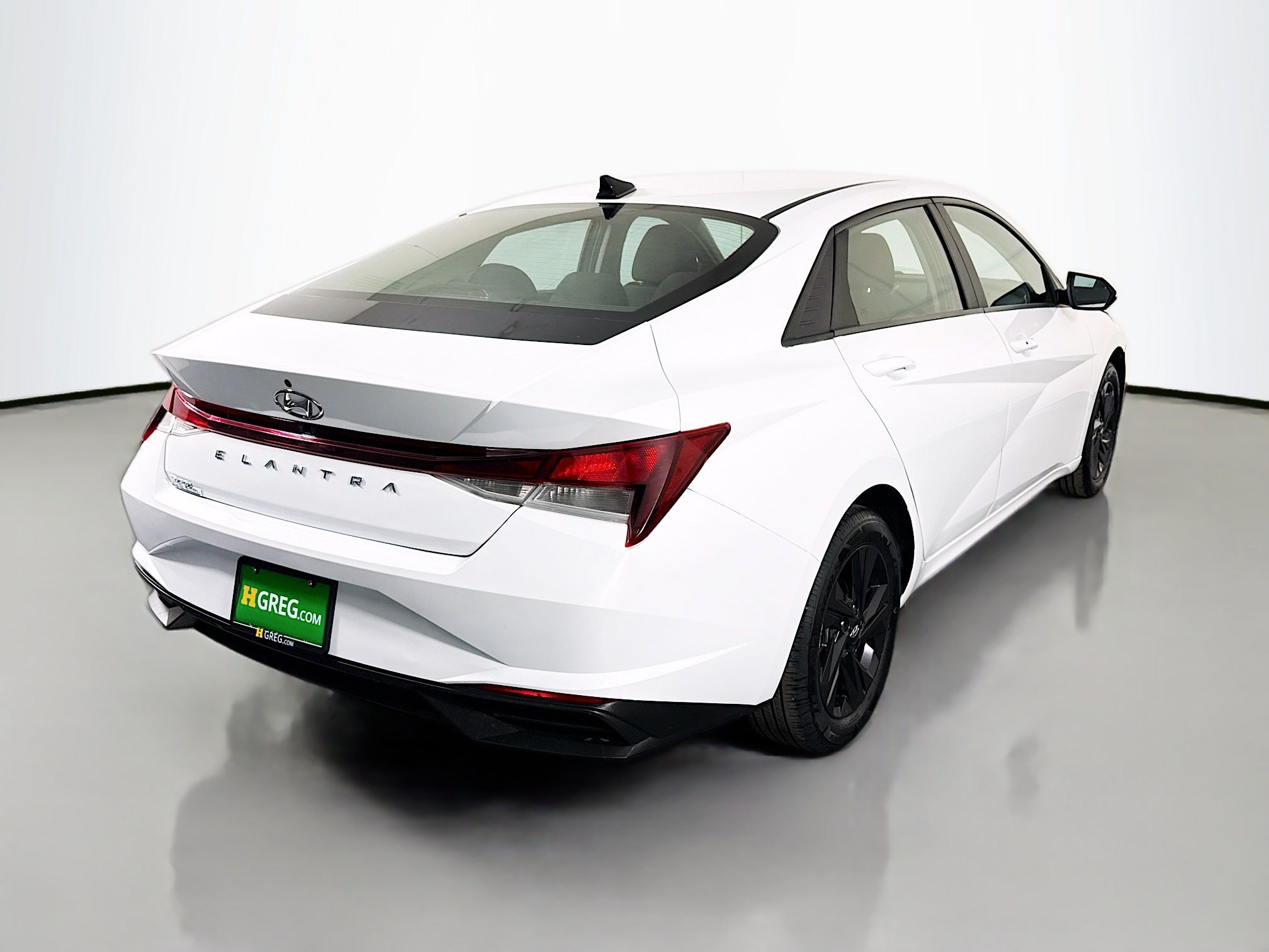 Used 2022 Hyundai Elantra SEL w/ Convenience Package FWD image 10