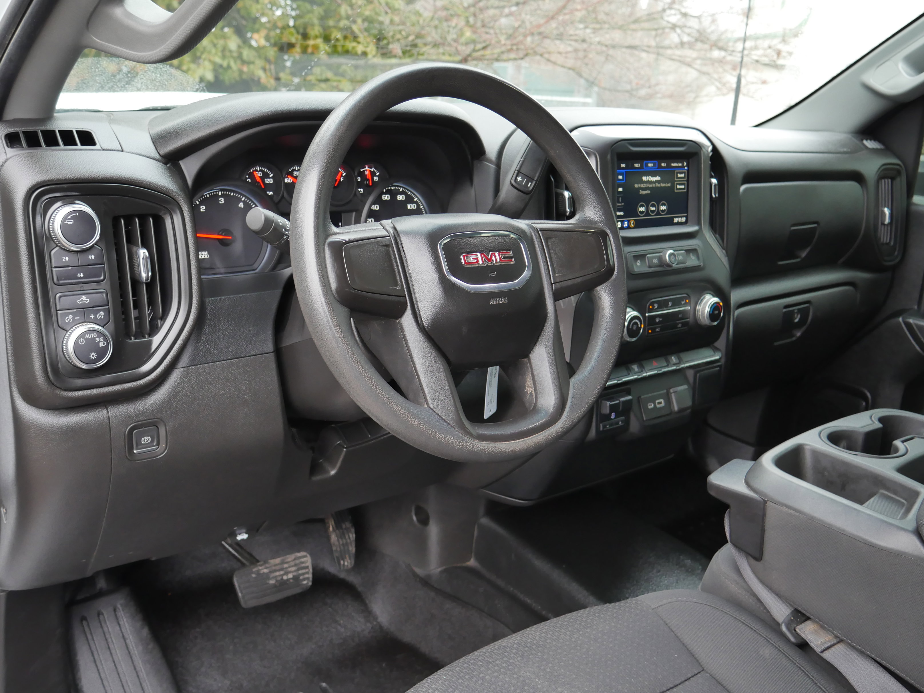 Used 2022 GMC Sierra 2500 Pro image 4