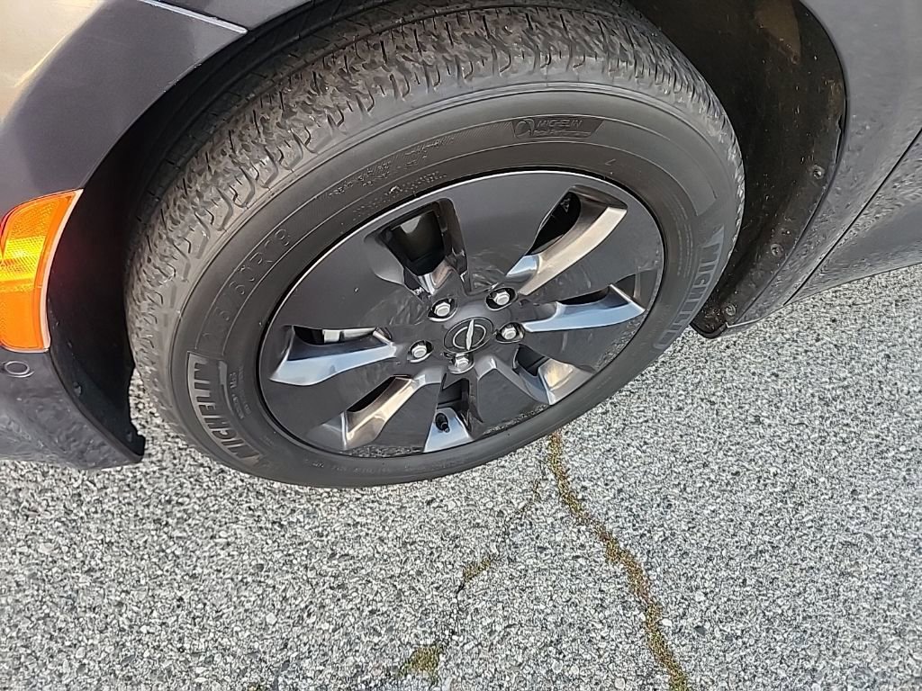 Used 2020 Chrysler Pacifica Limited image 9