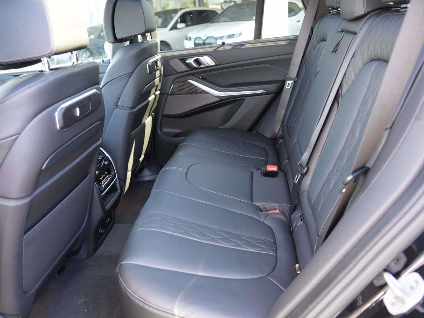 Used 2026 BMW X5 M60i AWD/4WD image 14
