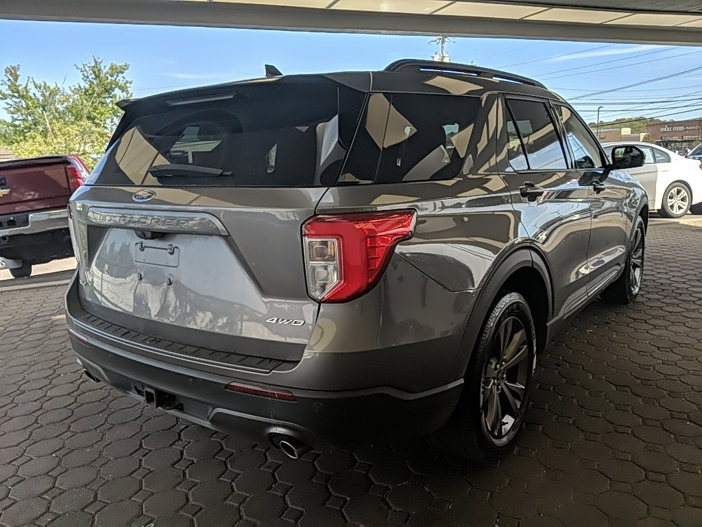 Certified 2022 Ford Explorer XLT w/ Equipment Group 202A image 5