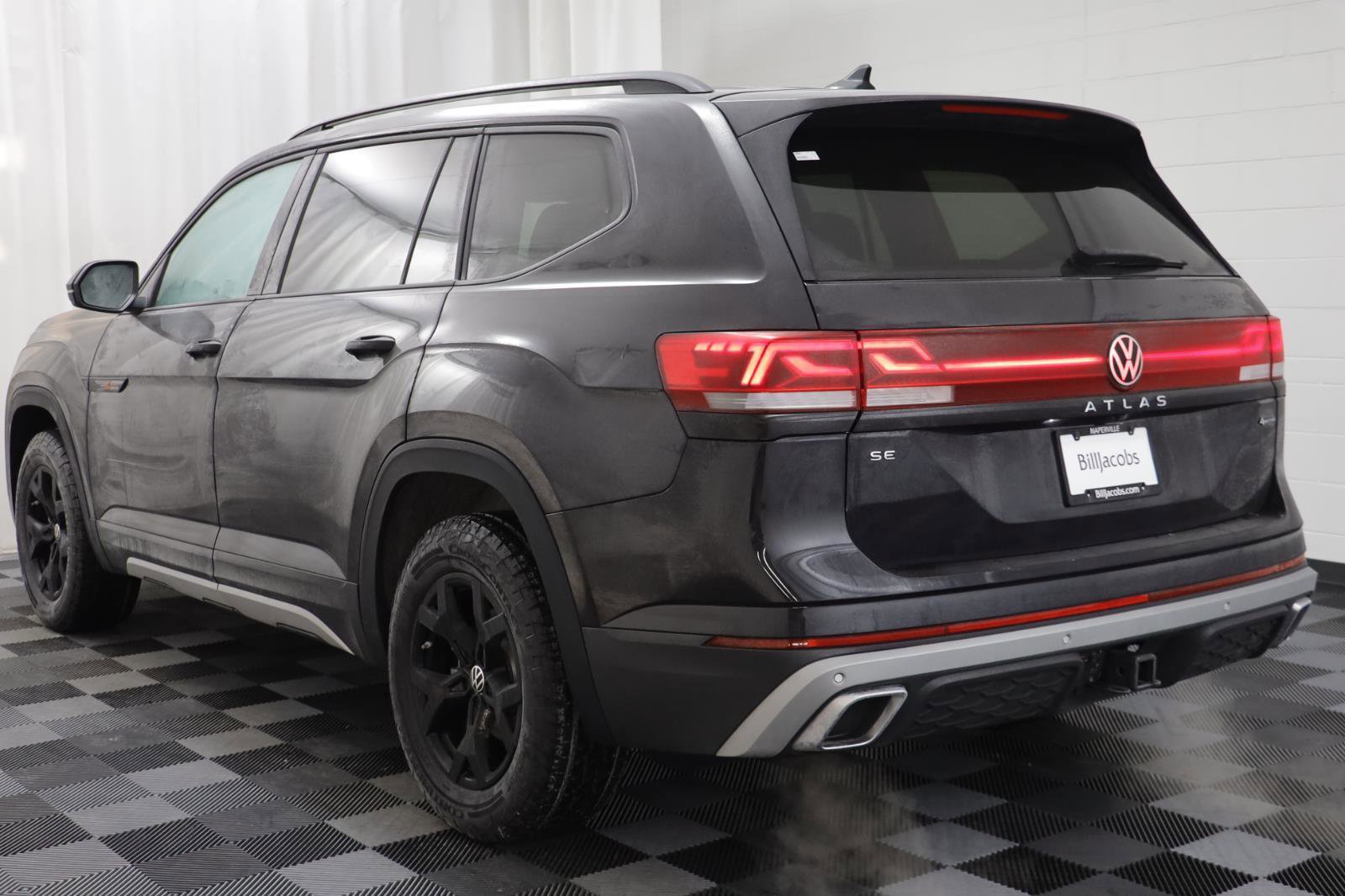 Used 2025 Volkswagen Atlas Peak Edition SE image 14