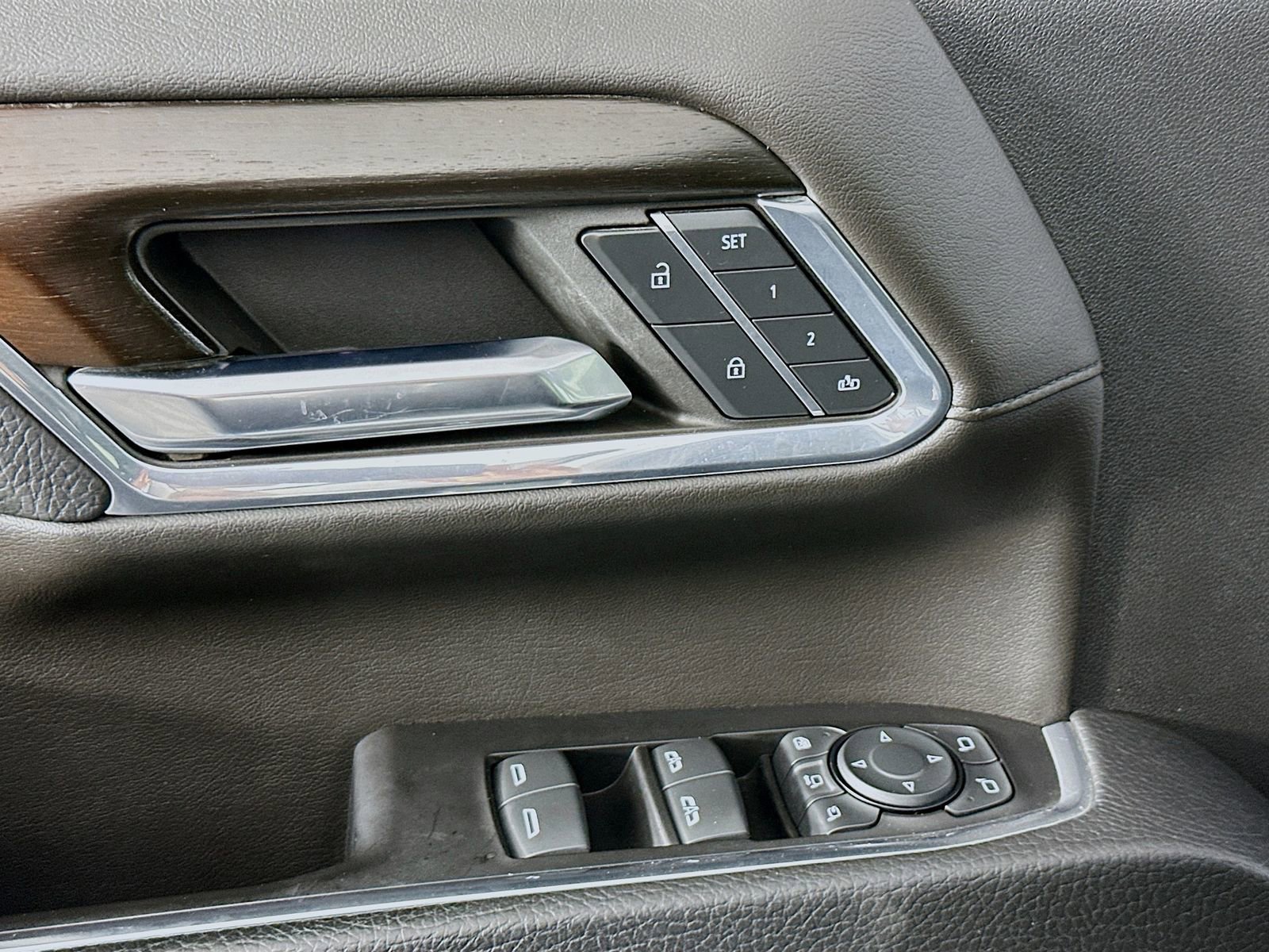 Used 2024 GMC Sierra 3500 Denali image 19