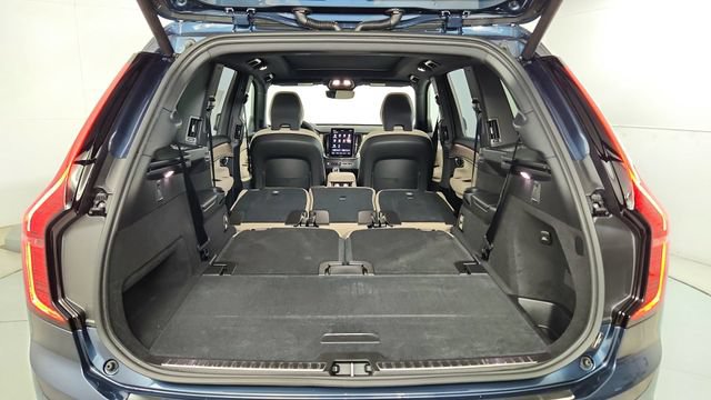 New 2026 Volvo XC90 T8 Plus w/ Protection Package Premier AWD/4WD image 44