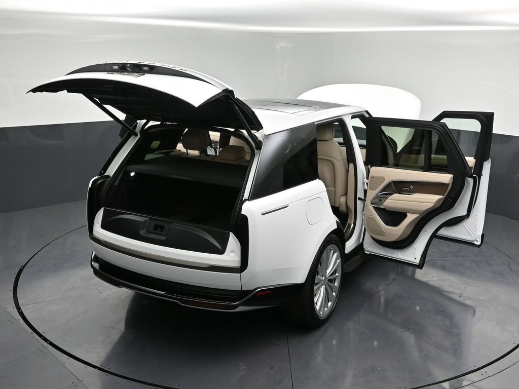 Used 2024 Land Rover Range Rover SE image 37