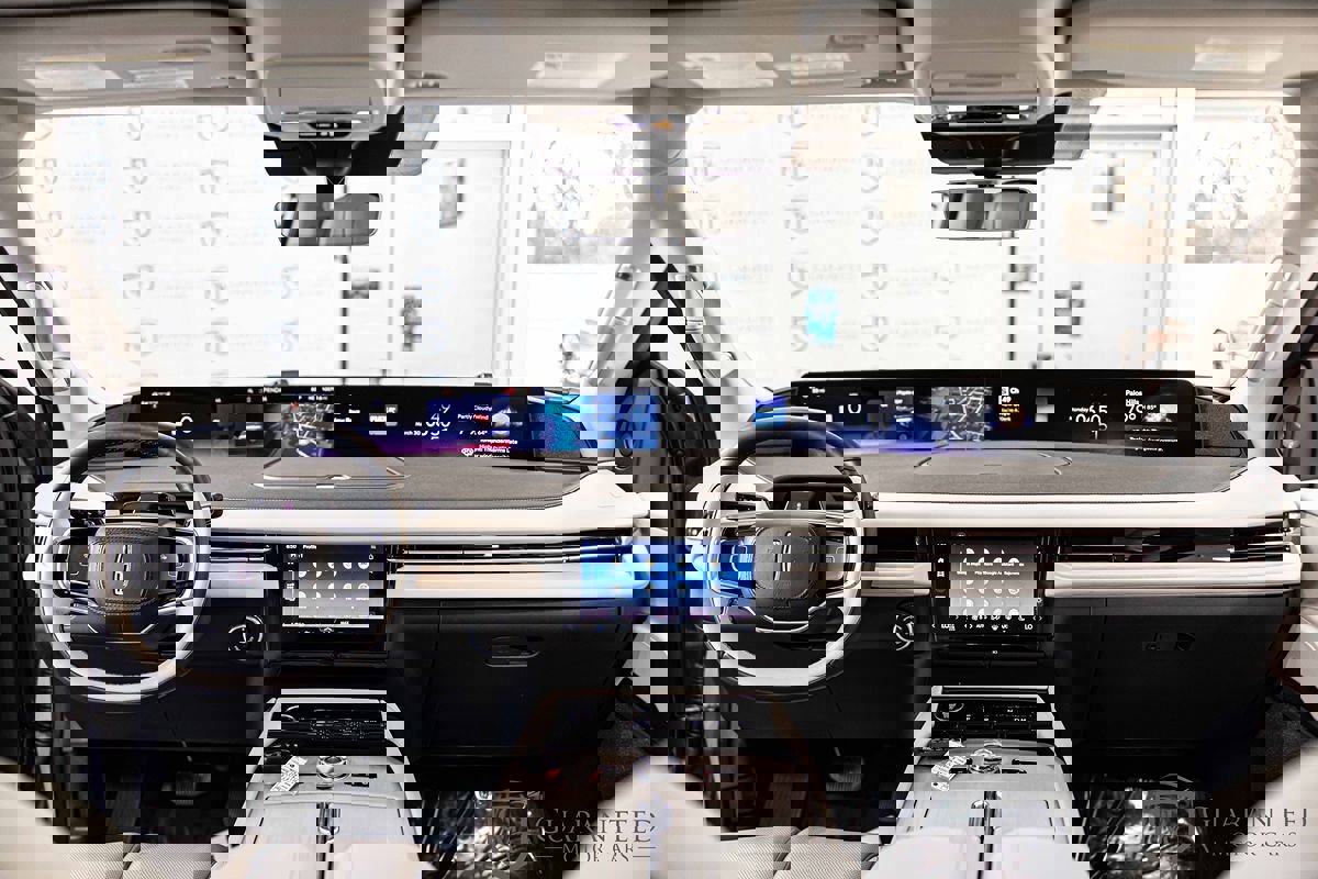 Used 2025 Lincoln Navigator Reserve image 36