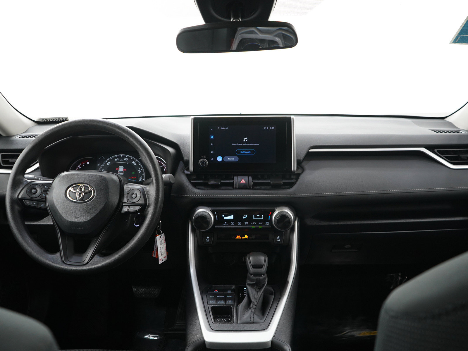 Used 2025 Toyota RAV4 LE AWD/4WD image 13