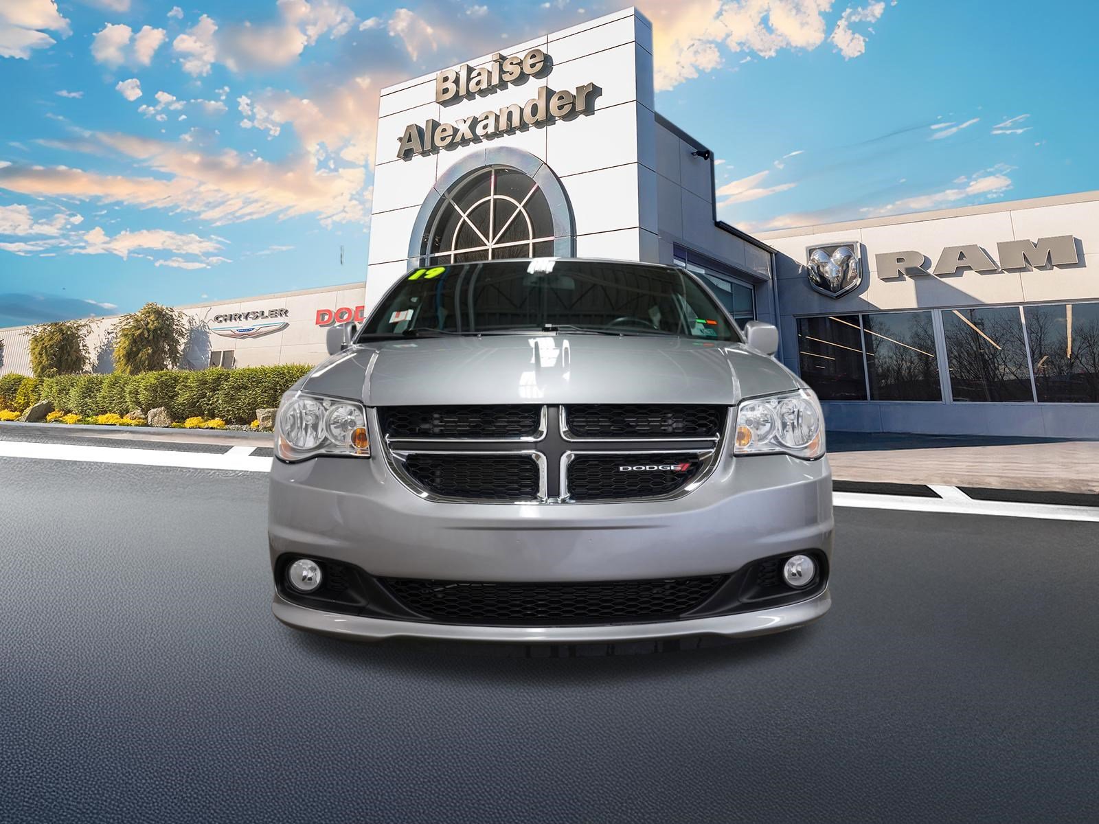 Used 2019 Dodge Grand Caravan SE FWD image 9