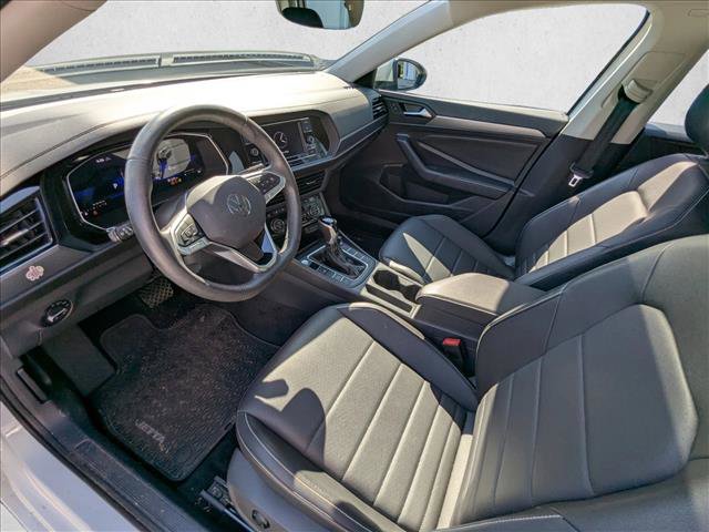Used 2023 Volkswagen Jetta SE w/ Panoramic Sunroof Package image 13