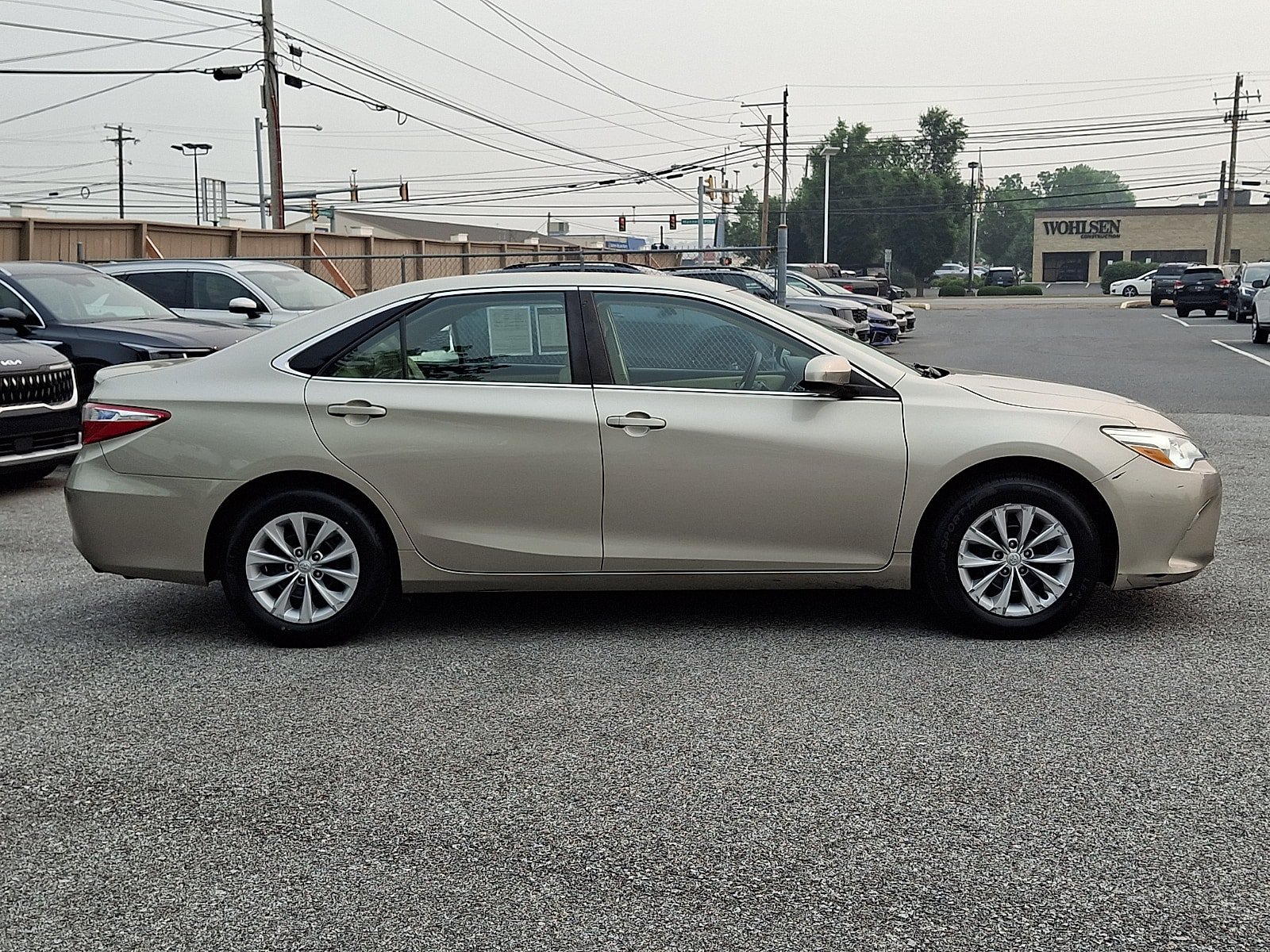 Used 2016 Toyota Camry LE FWD image 4
