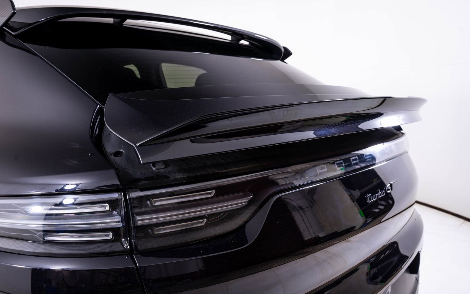 Used 2022 Porsche Cayenne Turbo GT image 10